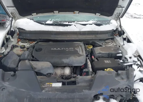 2015 Jeep Cherokee Latitude z USA, uszkodzony, nr VIN 1C4PJLCB8FW656494